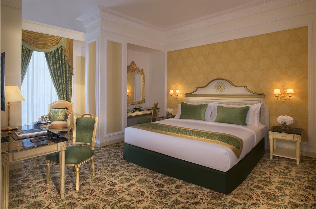 Royal Rose Abu Dhabi, A Curio Collection By Hilton Affiliated Hotel Экстерьер фото